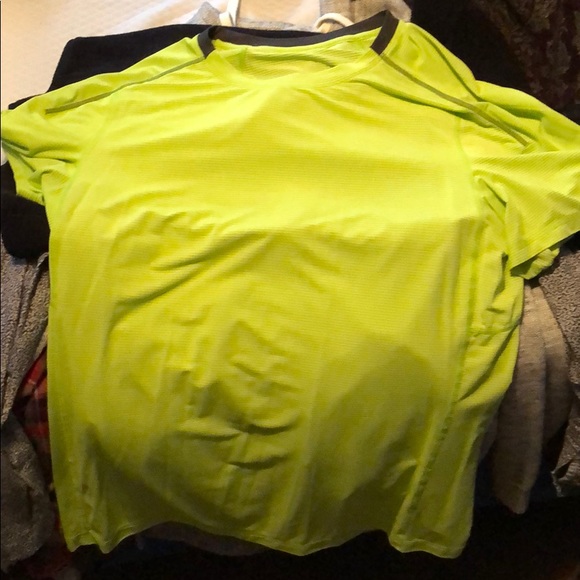 Large Men’s Lulu Tee - Picture 3 of 4